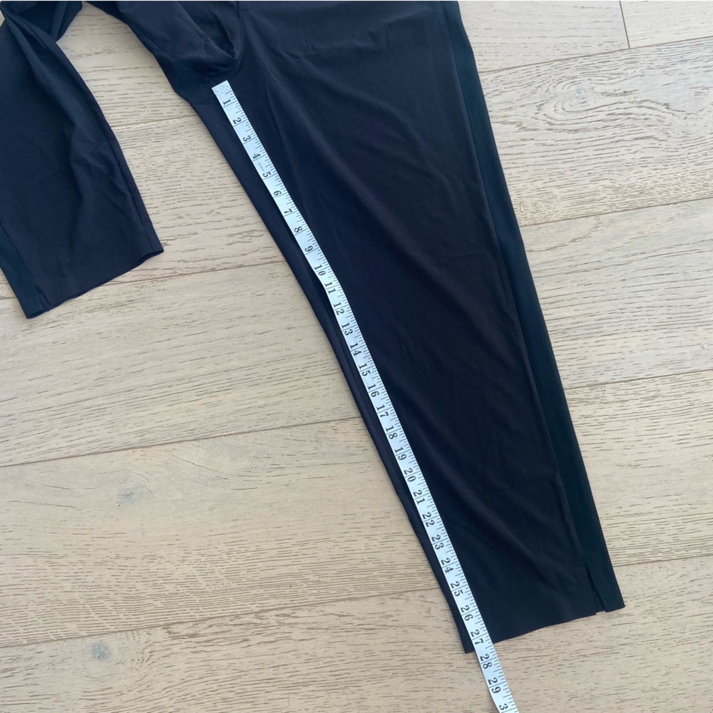 ATHLETA Brooklyn Mid-rise Ankle Pant Size 10 Black Stretch Tailored Fit EUC - Picture 8 of 9